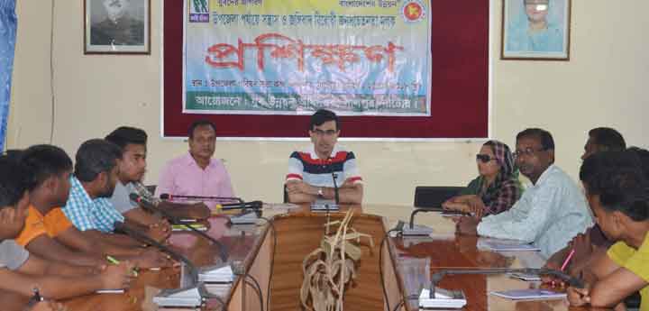 নাটোরের লালপুরে সন্ত্রাস ও জঙ্গিবাদ বিরোধী প্রশিক্ষণ।