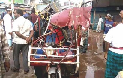 নাটোরে বালু বোঝাই ট্রাক চাপায় নারীসহ দুই অটো আরোহী নিহত।