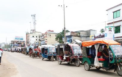 নাটোর শহরে যান চলাচলে ‘নজিরবিহীন’ শৃঙ্খলা! 