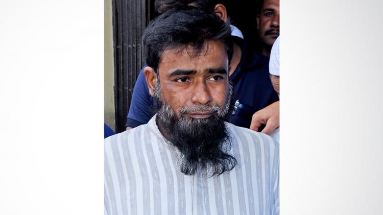 নাটোরে ঘাতক চ্যালেঞ্জারের চালক বগুড়ায় গ্রেফতার।