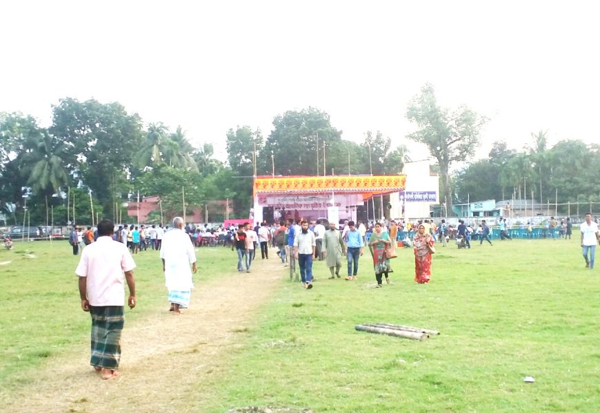 নাটোরে মন্ত্রীর উপস্থিতিতে ধারের টাকায় আঞ্চলিক সংস্কৃতি উৎসব! 