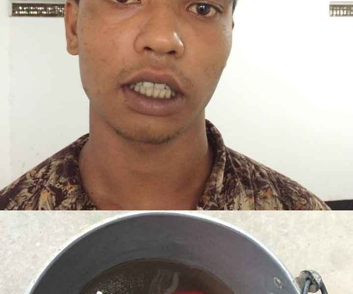 নাটোরের সিংড়ায় হাতবোমাসহ যুবক আটক।