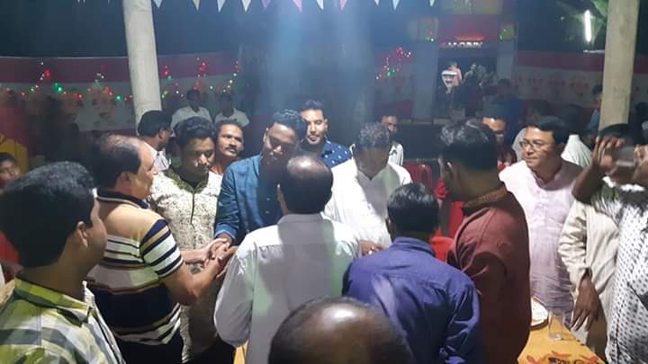 নাটোর-২ আসনের মন্ডপে মন্ডপে নৌকার পক্ষ মালেক শেখের ভোট প্রার্থনা