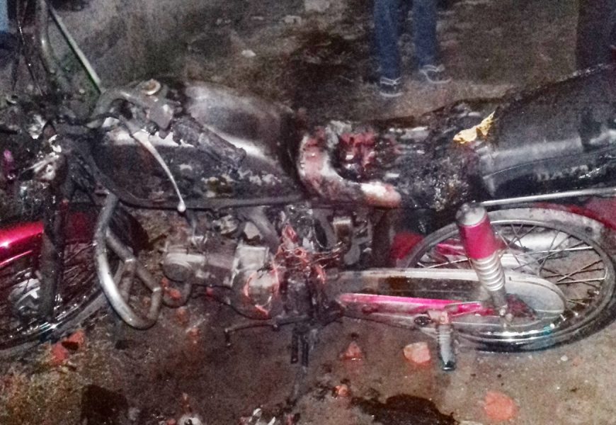 নাটোরে বিএনপির কার্যালয় ভাংচুর, মোটরসাইকেলে অগ্নিসংযোগ