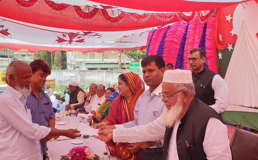 নাটোরে মুক্তিযোদ্ধাদের সংবর্ধনা নাটোরে মুক্তিযোদ্ধাদের সংবর্ধনা