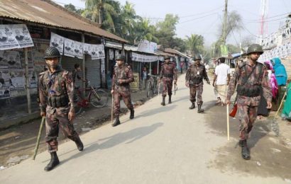 নাটোরে অনিয়ম সংঘর্ষ উত্তেজনায় শেষ ভোটগ্রহন