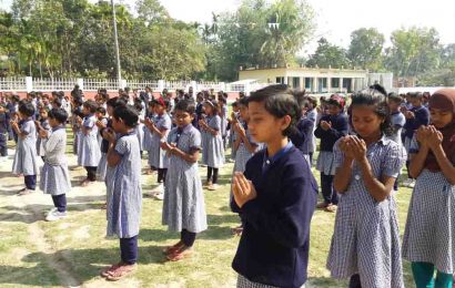 নাটোরে ক্ষুদে শিক্ষার্থীদের প্রার্থনায় পলান সরকার