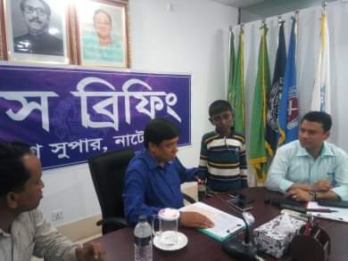 নাটোরে অপহৃত শিশুকে মা-বাবার কাছে ফিরিয়ে দিলো পুলিশ