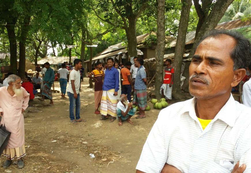 নাটোরের নলডাঙ্গায় ভোট দিতে পেরে খুশি ভোটাররা নাটোরের নলডাঙ্গায় ভোট দিতে পেরে খুশি ভোটাররা