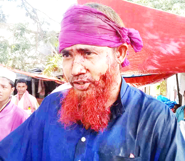 নাটোরে টাকা না পেয়ে ব্যবসায়ীকে পেটালো হিজড়ারা