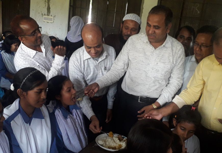 নাটোরের লালপুরে মিড ডে মিল চালু