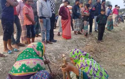 নাটোরের কদভানু ৩০ বছর পর পেলেন বন্দোবোস্ত জমি