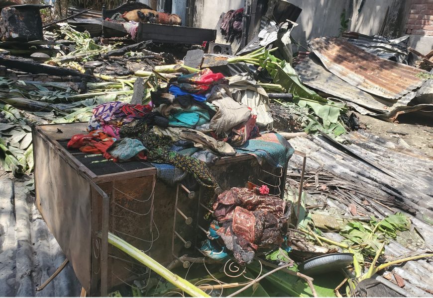 নাটোরে অগ্নিকান্ডে বাড়ি ভস্মীভূত