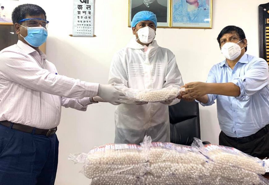 নাটোরে স্বাস্থ্য বিভাগকে ১০০০ টেস্টিং কিট দিলেন এমপি শিমুল