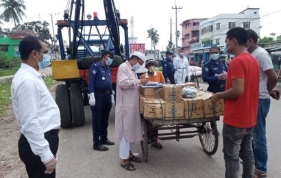 নাটোরে মাস্ক ব্যবহার না করায় ৫১ জনকে জরিমানা