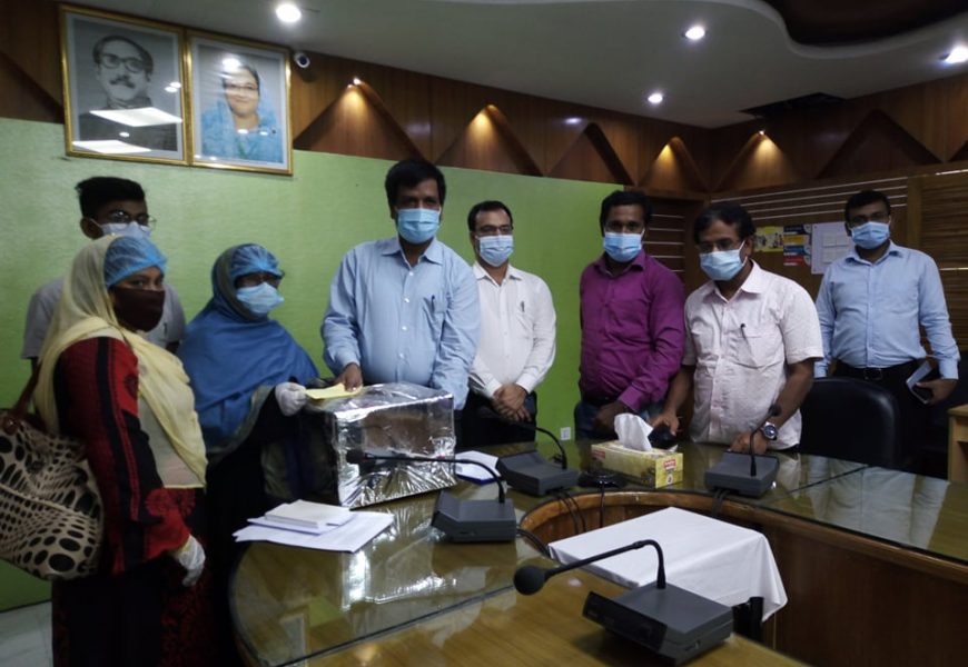 নাটোরে করোনা আক্রান্ত সাংবাদিক পিপলুর পাশে ডিসি
