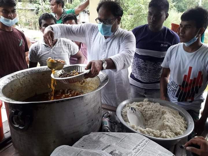 নাটোরে আশ্রয়কেন্দ্রগুলোতে ভাত-মাংস পাঠালেন প্রতিমন্ত্রী পলক