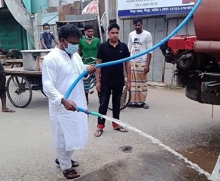 নাটোরের সিংড়ায় কোরবানির বর্জ্য অপসারণে মেয়র