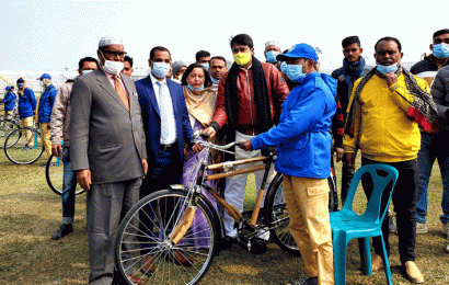 নাটোরে ৬৫ গ্রাম পুলিশ পেলো বাই সাইকেল