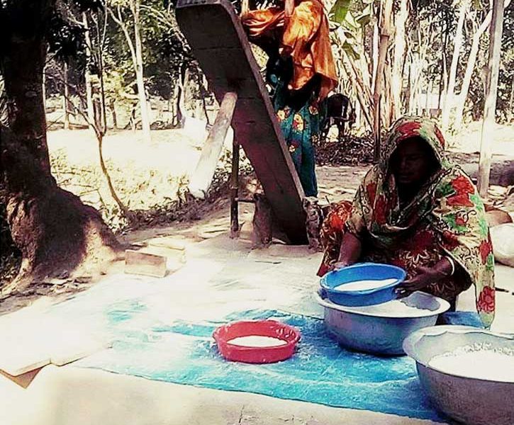 লালপুরে বিলুপ্তপ্রায় বাংলার ‘ঢেঁকি’