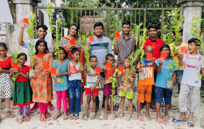 গাছের চারা হাতে দুর্নীতিবিরোধী শপথ!