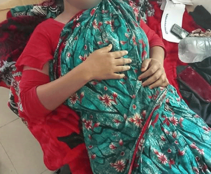 সোনিয়ার গর্ভের সন্তান নষ্টকারীদের শাস্তি দাবি সোনিয়ার গর্ভের সন্তান নষ্টকারীদের শাস্তি দাবি