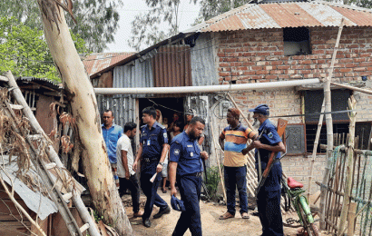 সিংড়ায় শিকল কেটে ৬টি গরু চুরি