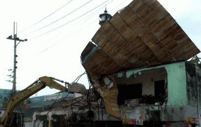 ভেঙ্গে ফেলা হলো নাটোর প্রেসক্লাব ভবন