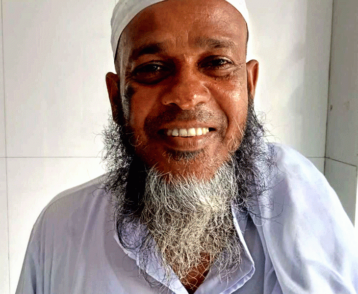 ২৮ বছর সিংড়া কেন্দ্রীয় মসজিদের ইমামতি করলেন মনিরুল