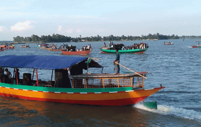 চলনবিলের বিলশা  দর্শনার্থীদের সমাগমে মুখরিত