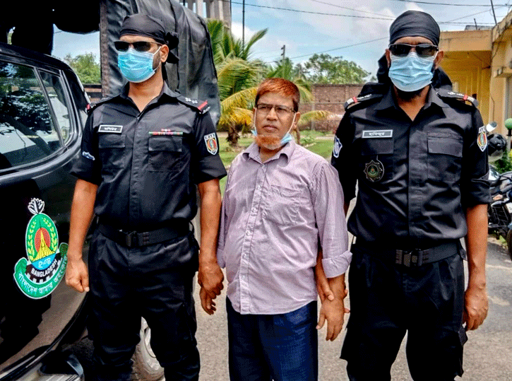 নাম পাল্টে ৩০ বছর পালিয়ে থেকেও শেষ রক্ষা হয়নি নাম পাল্টে ৩০ বছর পালিয়ে থেকেও শেষ রক্ষা হয়নি