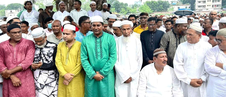 নাটোরে বিএনপি নেতা আমিনুলের জানাজায় মুসল্লিদের ঢল