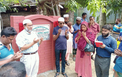 বনপাড়া পৌরসভায় সড়ক পাঁকা করণ কাজের উদ্বোধন