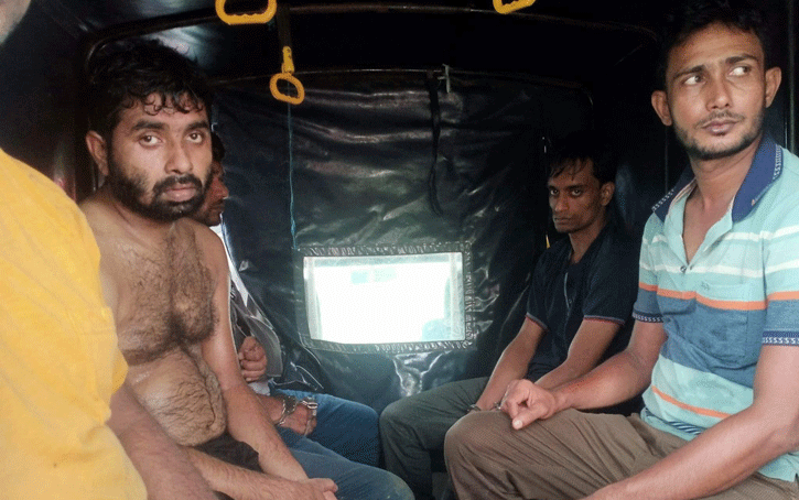 তরুণীকে গণধর্ষন- সাড়ে চার ঘন্টার অভিযানে পুলিশের হাতে ধরা খেলো অপকর্মে জড়িত ৫ জন তরুণীকে গণধর্ষন- সাড়ে চার ঘন্টার অভিযানে পুলিশের হাতে ধরা খেলো অপকর্মে জড়িত ৫ জন