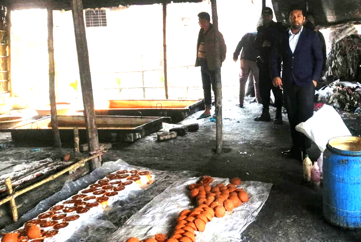 ভেজাল গুড় উৎপাদনকারী তিন প্রতিষ্ঠানকে প্রায় ২ লাখ টাকা জরিমানা