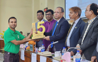 সাংবাদিক সাইফুল বন্যপ্রাণি সংরক্ষণে পেলেন লাইভস্টক অ্যাওয়ার্ড