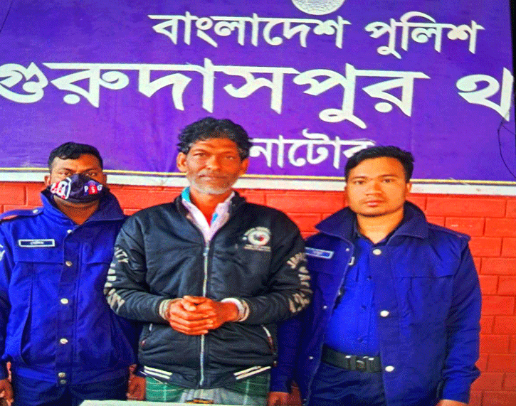 প্রবাসীসহ দু’জনকে কুপিয়ে জখম, প্রধান আসামি গ্রেফতার