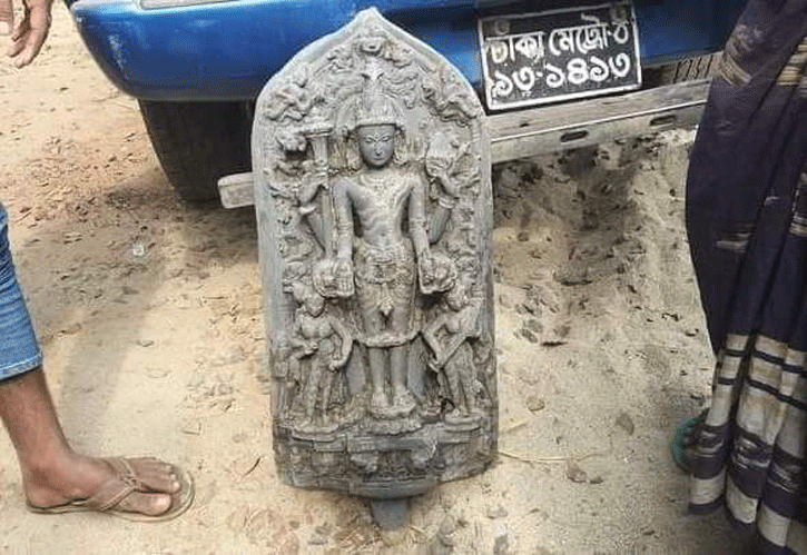 সিংড়ায় বিষ্ণু মূর্তি উদ্ধার