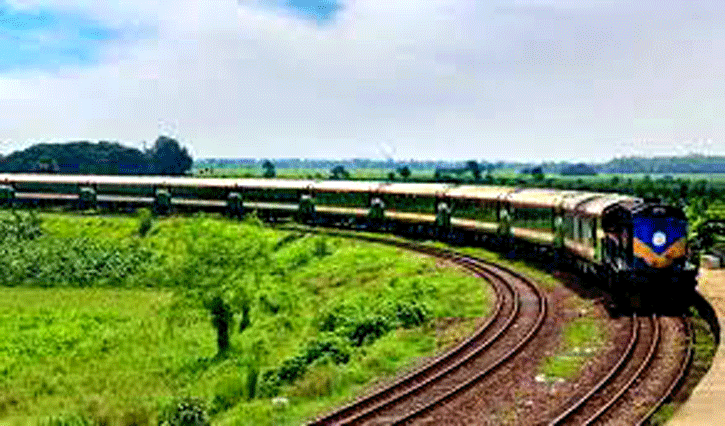 লালপুরে ট্রেনে কেটে নারীর মৃত্যু