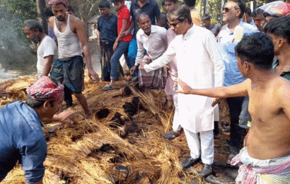 আগুনে পুড়ে ৯০ বছরের বৃদ্ধা নিহত