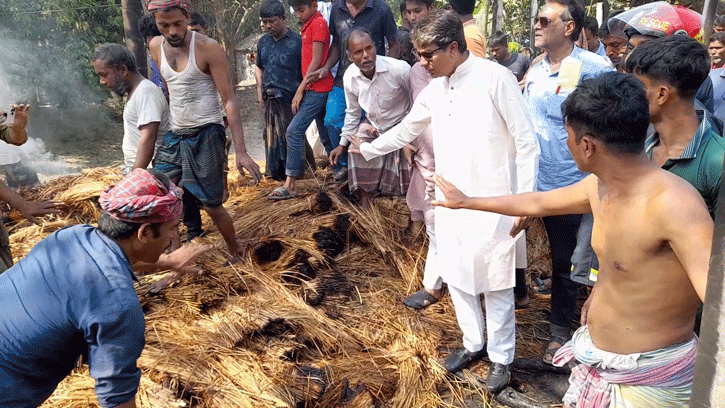 আগুনে পুড়ে ৯০ বছরের বৃদ্ধা নিহত