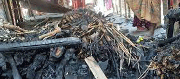 গুরুদাসপুরে অগ্নিকান্ডে ৪ গরুর মৃত্যু