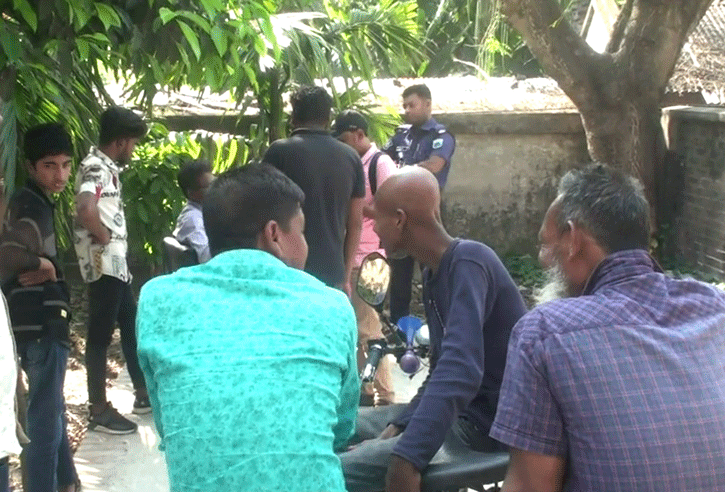 বাগাতিপাড়ায় গাছের সাথে ধাক্কা লেগে ইজিবাইক যাত্রি নিহত