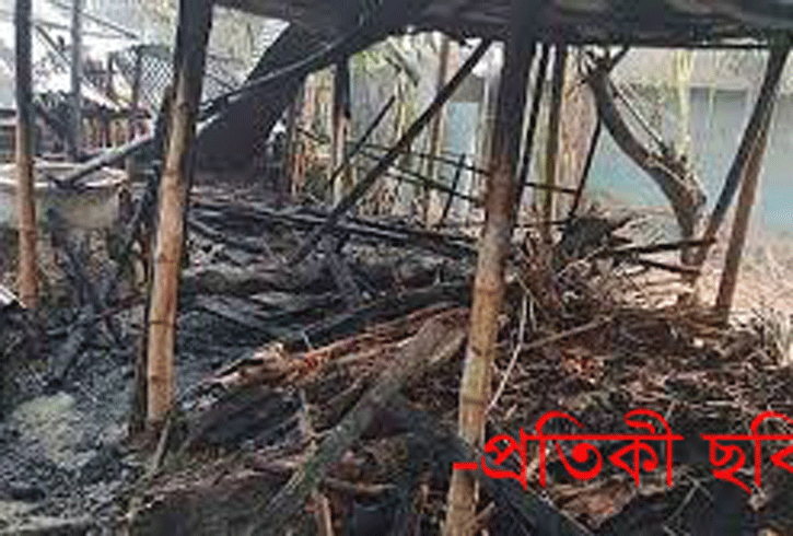 বড়াইগ্রামে আগুনে পুড়ে ৮ ছাগল ১ গরুর মৃত্যু বড়াইগ্রামে আগুনে পুড়ে ৮ ছাগল ১ গরুর মৃত্যু