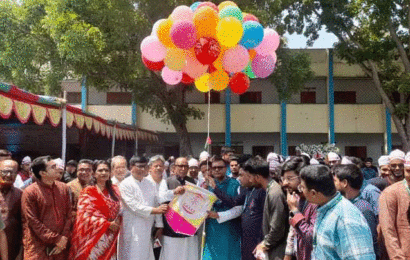 লালপুরে পাবলিক ইউনিভার্সিটির মেধাবী শিক্ষার্থীদের মিলনমেলা