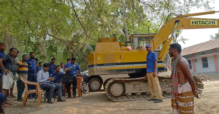 লালপুরে পুকুর খনন করায় দেড় লাখ টাকা জরিমানা