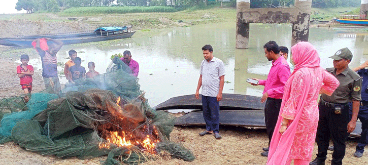 সিংড়ায় পুকুর খননের অভিযোগে ৫০ হাজার টাকা অর্থদন্ড॥ চায়না দুয়ারি জাল ধ্বংস