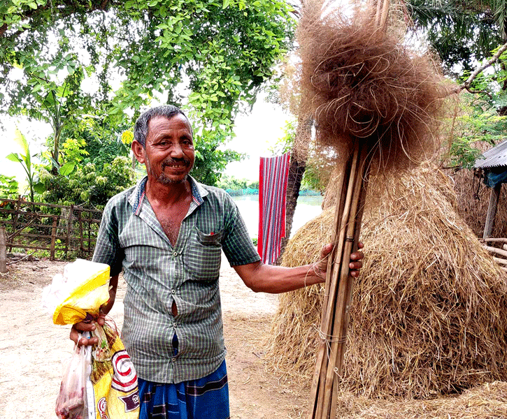 শিকারীর মুচলেকায় ছাড়া পেল বন্দি ১১পাখী