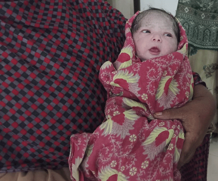 কন্যা সন্তানের মা হলেন ৪র্থ শ্রেণির স্কুল ছাত্রী