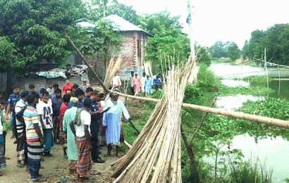 সোঁতি জালে মৃত্যু ফাঁদে পরিনত শেরকোলের নদী